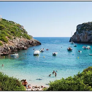 https://playa-de-canutells.balearic-islands.net